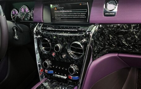 Rolls-Royce Cullinan, 2021 год, 45 000 000 рублей, 13 фотография