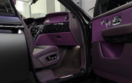 Rolls-Royce Cullinan, 2021 год, 45 000 000 рублей, 14 фотография