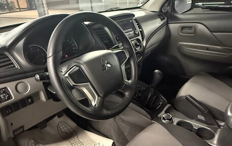 Mitsubishi L200 IV рестайлинг, 2018 год, 1 790 000 рублей, 4 фотография