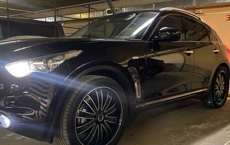 Infiniti QX70, 2015 год, 2 000 000 рублей, 8 фотография