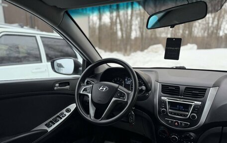 Hyundai Solaris II рестайлинг, 2015 год, 1 000 000 рублей, 14 фотография