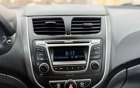 Hyundai Solaris II рестайлинг, 2015 год, 1 000 000 рублей, 16 фотография