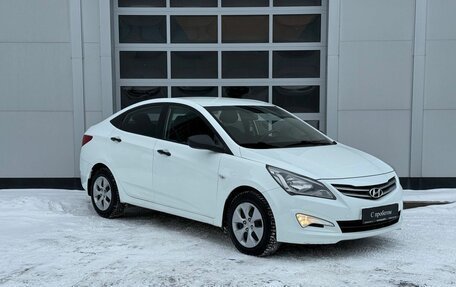 Hyundai Solaris II рестайлинг, 2015 год, 1 000 000 рублей, 7 фотография
