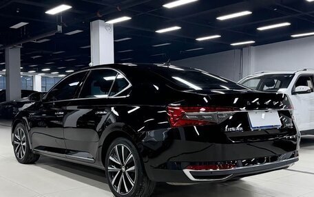 Skoda Superb III рестайлинг, 2022 год, 2 110 000 рублей, 4 фотография