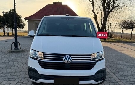 Volkswagen Caravelle T6 рестайлинг, 2024 год, 3 620 000 рублей, 2 фотография