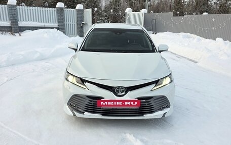 Toyota Camry, 2019 год, 2 230 000 рублей, 4 фотография
