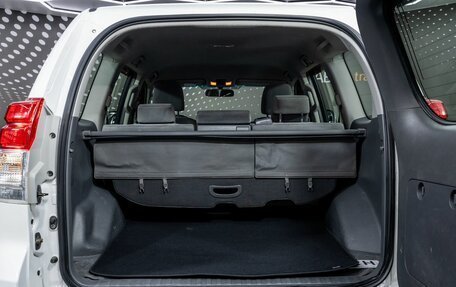 Toyota Land Cruiser Prado 150 рестайлинг 2, 2011 год, 2 464 000 рублей, 11 фотография