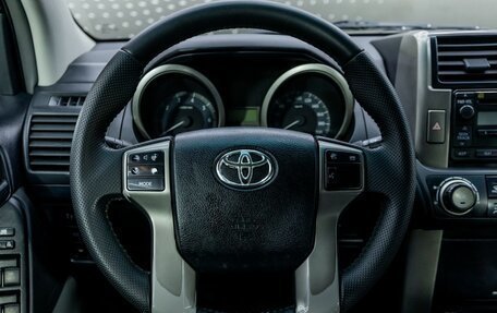 Toyota Land Cruiser Prado 150 рестайлинг 2, 2011 год, 2 464 000 рублей, 17 фотография