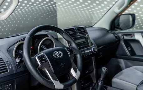 Toyota Land Cruiser Prado 150 рестайлинг 2, 2011 год, 2 464 000 рублей, 16 фотография