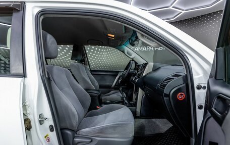 Toyota Land Cruiser Prado 150 рестайлинг 2, 2011 год, 2 464 000 рублей, 31 фотография