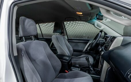 Toyota Land Cruiser Prado 150 рестайлинг 2, 2011 год, 2 464 000 рублей, 30 фотография