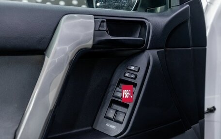 Toyota Land Cruiser Prado 150 рестайлинг 2, 2011 год, 2 464 000 рублей, 23 фотография