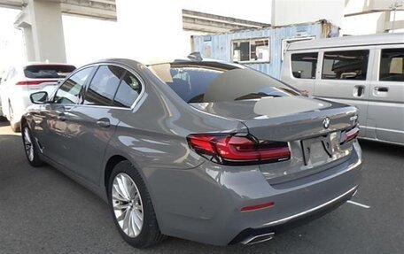 BMW 5 серия, 2021 год, 5 800 333 рублей, 2 фотография