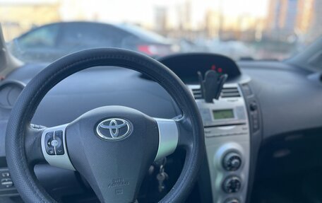 Toyota Yaris III рестайлинг, 2007 год, 520 000 рублей, 8 фотография
