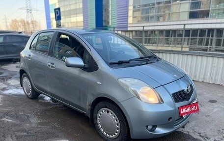 Toyota Yaris III рестайлинг, 2007 год, 520 000 рублей, 2 фотография