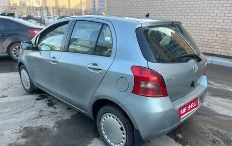 Toyota Yaris III рестайлинг, 2007 год, 520 000 рублей, 3 фотография