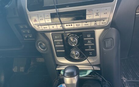 Toyota Land Cruiser Prado 150 рестайлинг 2, 2020 год, 4 800 000 рублей, 7 фотография