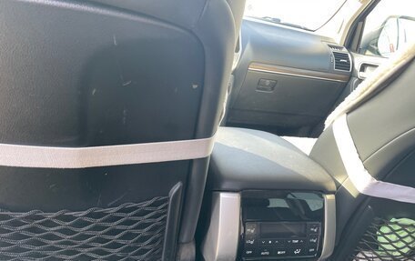 Toyota Land Cruiser Prado 150 рестайлинг 2, 2020 год, 4 800 000 рублей, 6 фотография