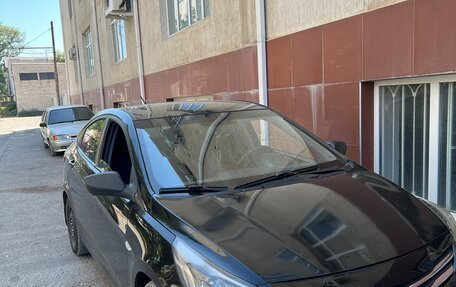 Hyundai Solaris II рестайлинг, 2015 год, 850 000 рублей, 3 фотография