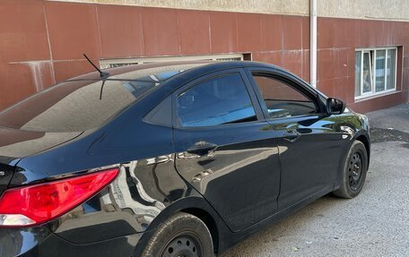 Hyundai Solaris II рестайлинг, 2015 год, 850 000 рублей, 4 фотография