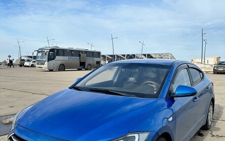 Hyundai Elantra VI рестайлинг, 2016 год, 1 020 000 рублей, 2 фотография