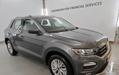 Volkswagen T-Roc I, 2021 год, 1 690 000 рублей, 4 фотография