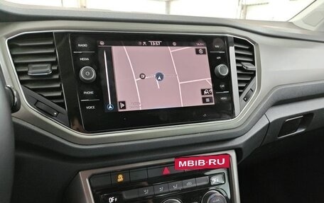 Volkswagen T-Roc I, 2021 год, 1 690 000 рублей, 5 фотография