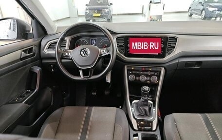 Volkswagen T-Roc I, 2021 год, 1 690 000 рублей, 9 фотография