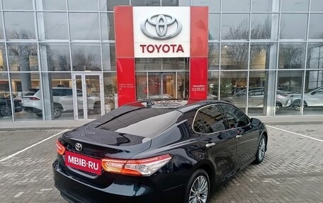 Toyota Camry, 2019 год, 3 150 000 рублей, 5 фотография