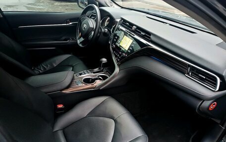 Toyota Camry, 2019 год, 3 150 000 рублей, 10 фотография