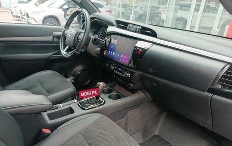 Toyota Hilux VIII, 2021 год, 7 400 000 рублей, 11 фотография