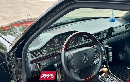 Mercedes-Benz E-Класс, 1993 год, 600 000 рублей, 8 фотография