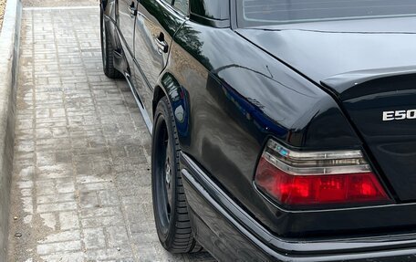 Mercedes-Benz E-Класс, 1993 год, 600 000 рублей, 10 фотография