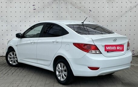 Hyundai Solaris II рестайлинг, 2011 год, 725 000 рублей, 5 фотография