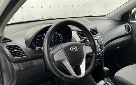 Hyundai Solaris II рестайлинг, 2011 год, 725 000 рублей, 15 фотография