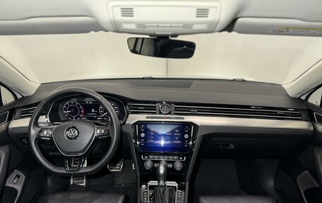 Volkswagen Passat B8 рестайлинг, 2019 год, 2 499 000 рублей, 14 фотография