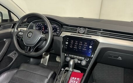 Volkswagen Passat B8 рестайлинг, 2019 год, 2 499 000 рублей, 24 фотография