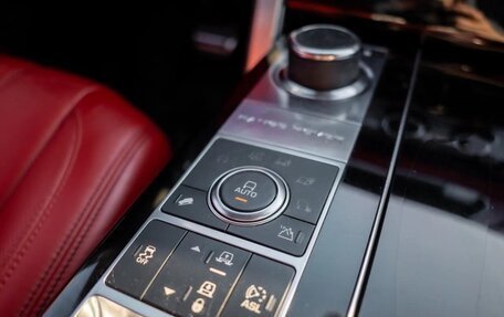 Land Rover Range Rover IV рестайлинг, 2014 год, 3 700 000 рублей, 39 фотография