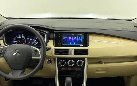 Mitsubishi Xpander, 2025 год, 2 640 000 рублей, 9 фотография