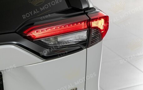 Toyota RAV4, 2021 год, 3 690 000 рублей, 6 фотография