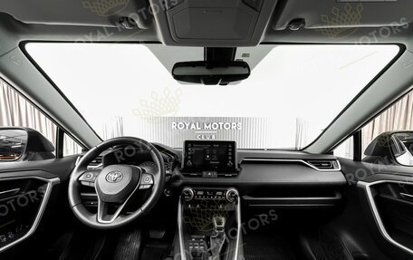 Toyota RAV4, 2021 год, 3 690 000 рублей, 8 фотография