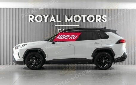 Toyota RAV4, 2021 год, 3 690 000 рублей, 3 фотография