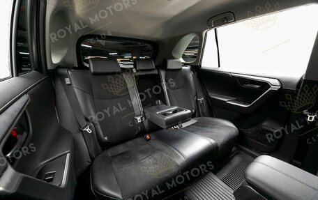 Toyota RAV4, 2021 год, 3 690 000 рублей, 15 фотография