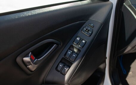 Hyundai ix35 I рестайлинг, 2015 год, 1 590 000 рублей, 33 фотография