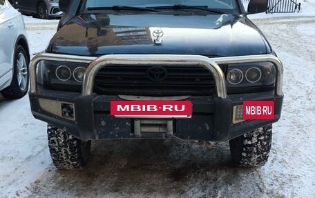 Toyota Land Cruiser 100 рестайлинг 2, 2002 год, 2 400 000 рублей, 2 фотография