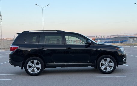 Toyota Highlander III, 2012 год, 2 097 000 рублей, 4 фотография