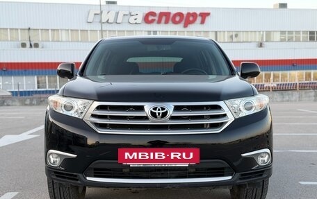 Toyota Highlander III, 2012 год, 2 097 000 рублей, 2 фотография
