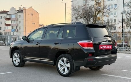 Toyota Highlander III, 2012 год, 2 097 000 рублей, 7 фотография