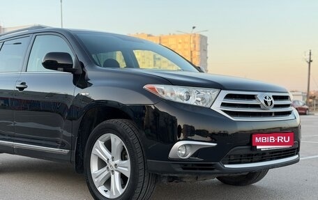Toyota Highlander III, 2012 год, 2 097 000 рублей, 11 фотография