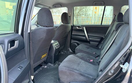 Toyota Highlander III, 2012 год, 2 097 000 рублей, 30 фотография